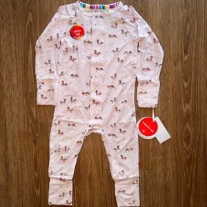 Magnetic Me Modal size 6-9 month